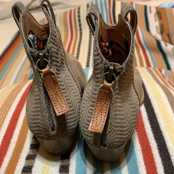 Dingo Leather Booties - Picture 3 of 9